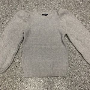 Puffy shoulder long sleeve